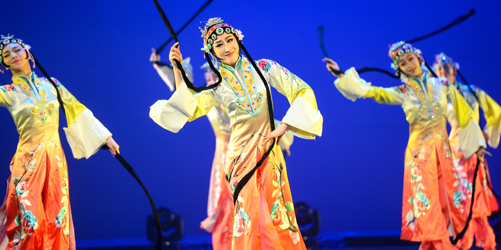 В Аомэне состоялся концерт "Культурный Китай -- всем миром встретим праздник Весны"