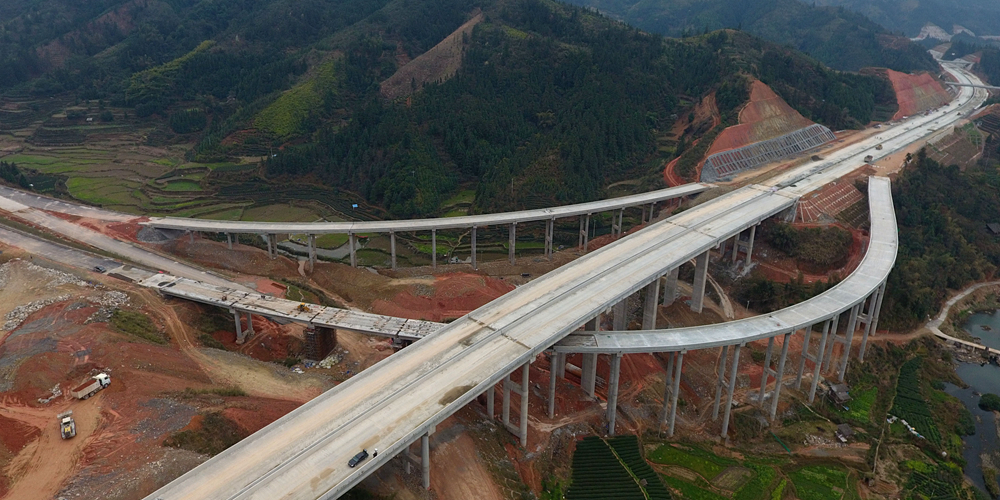 В период 13-й пятилетки в протяженность скоростных шоссе в Гуанси достигнет 7000 км