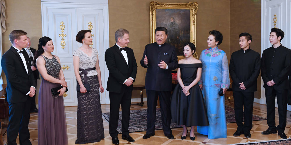 Си Цзиньпин и Саули Ниинисте встретились с китайскими и финскими фигуристами