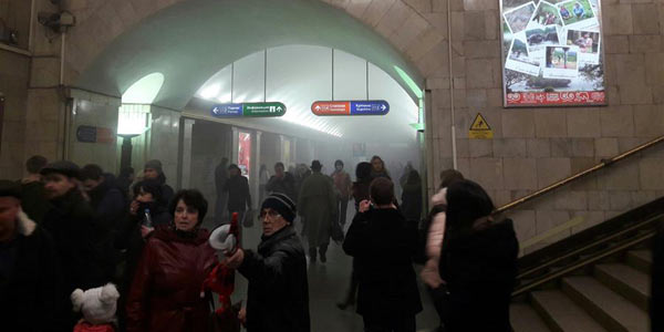 Срочно: Как минимум десять человек пострадали при взрыве в петербургском метро -- 
РИА Новости