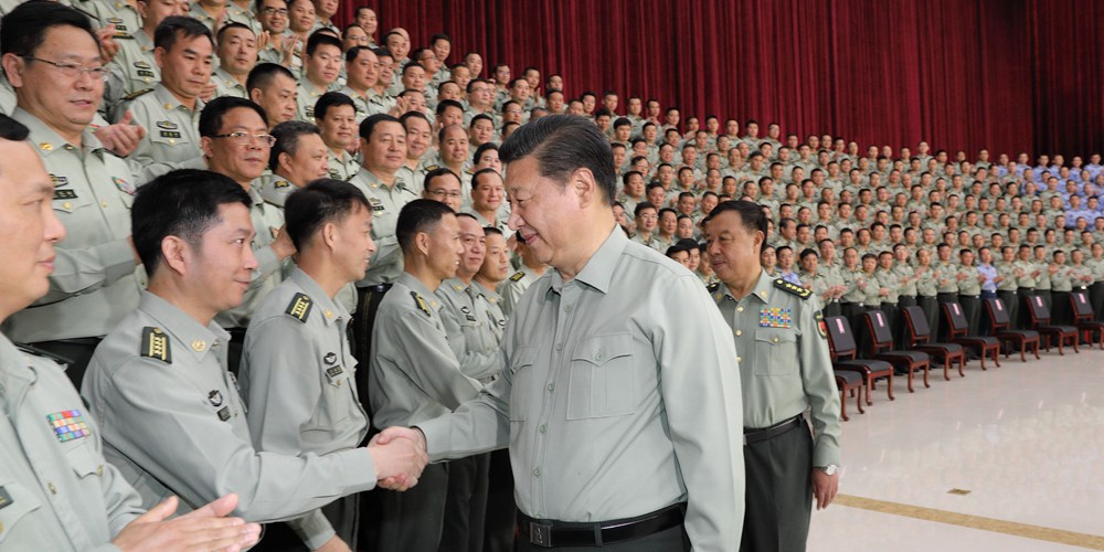 Си Цзиньпин проинспектировал орган управления сухопутных войск Южной зоны боевого 
командования НОАК и призвал к строительству сильной армии
