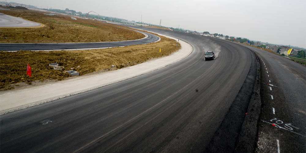 В Нанкине завершается строительство первого скоростного испытательного автотрека китайского производства