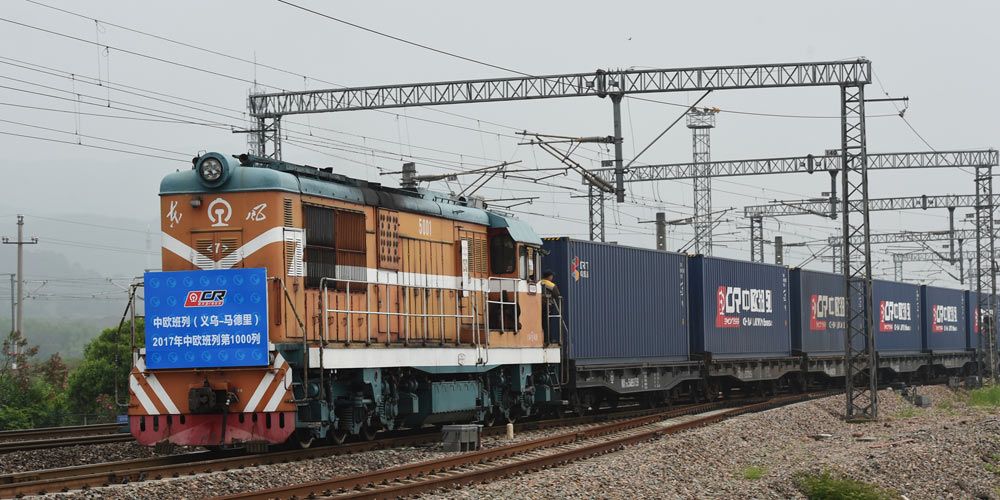 /Пояс и путь/ С начала 2017 года из Китая в Европу отправилось ровно 1000 поездов 
с экспортными товарами