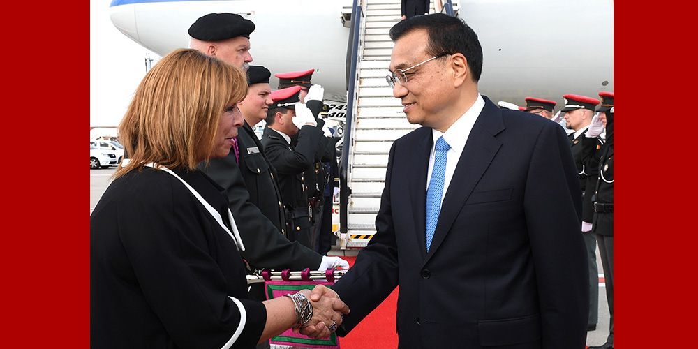 Ли Кэцян прибыл в Брюссель для участия в 19-й встрече руководителей Китая и ЕС, а 
также с официальным визитом в Бельгию