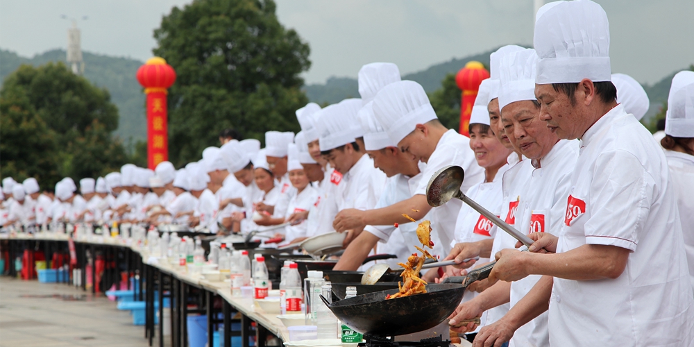 Тысяча поваров и одно блюдо: кулинарный марафон в провинции Хунань