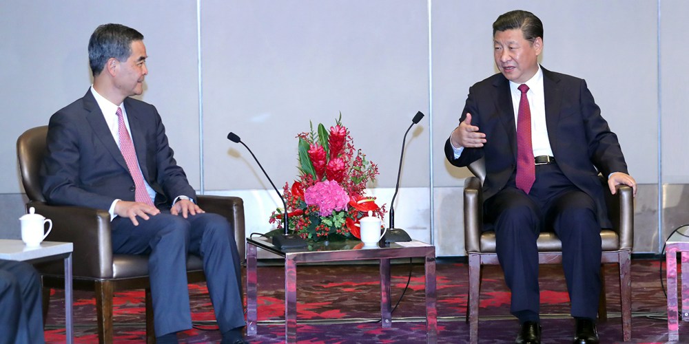 Си Цзиньпин встретился с главой администрации САР Сянган Лян Чжэньином