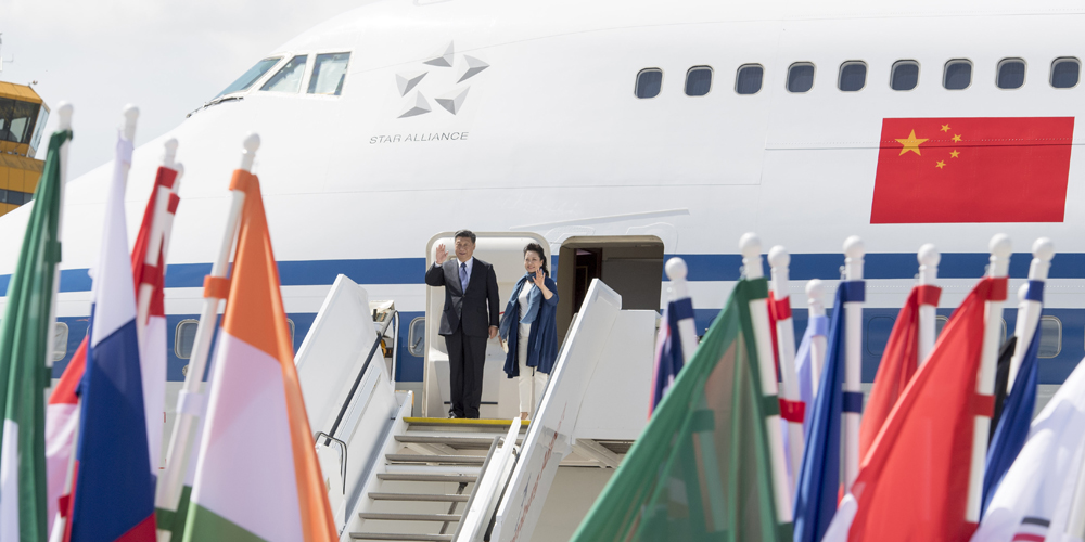 Председатель КНР прибыл в Гамбург для участия в саммите G20