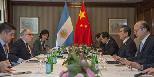 Министр иностранных дел КНР Ван И встретился со своим аргентинским коллегой Х. Фори