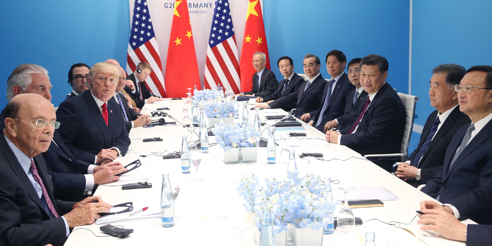 Председатель КНР Си Цзиньпин встретился с президентом США Д.Трампом