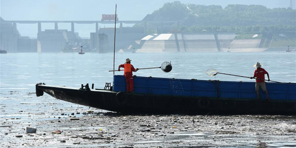 В районе водохранилища Санься начаты мусороуборочные работы