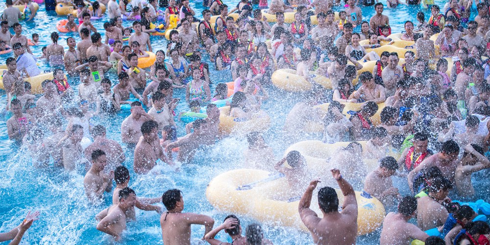 Как жители Уханя спасаются от жары