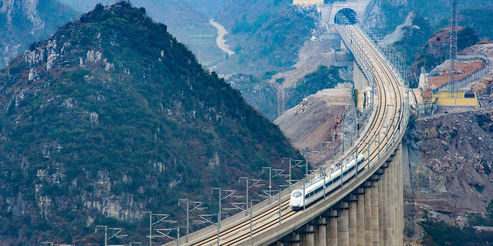Высокоскоростные железные дороги -- визитная карточка современного Китая