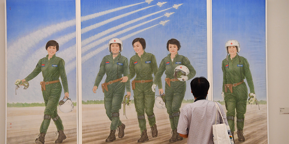 В Пекине проходит выставка картин, посвященная 90-летию создания НОАК