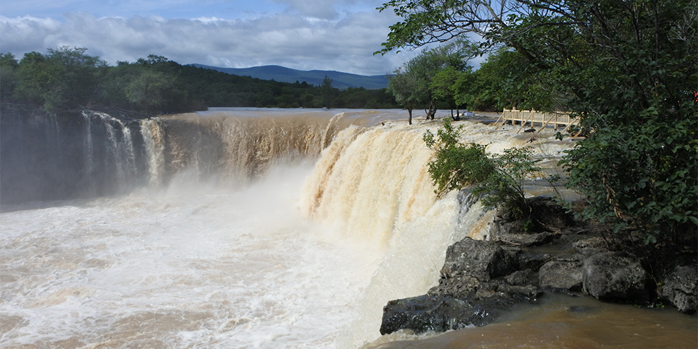 Водопад Дяошуйлоу в провинции Хэйлунцзян