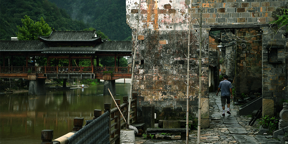 Древние стены на реке Яохэ