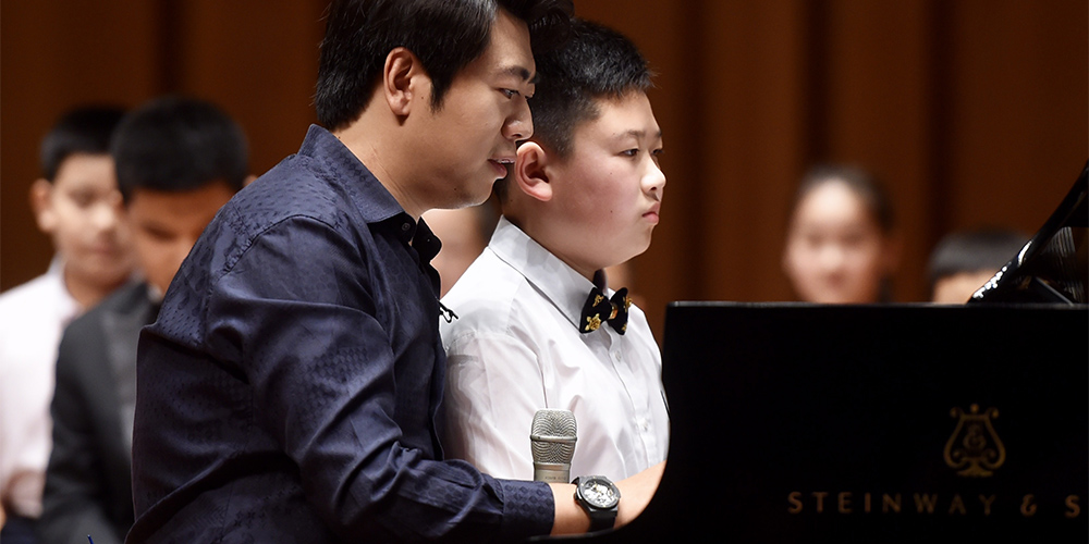 Пианист Лан Лан провел мастер-класс в пекинском БНТ