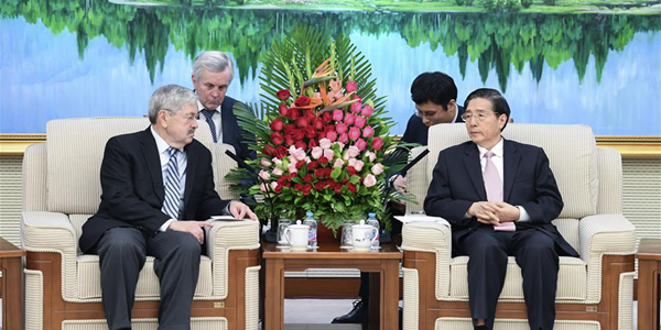 Го Шэнкунь встретился с послом США в КНР Т. Бранстедом