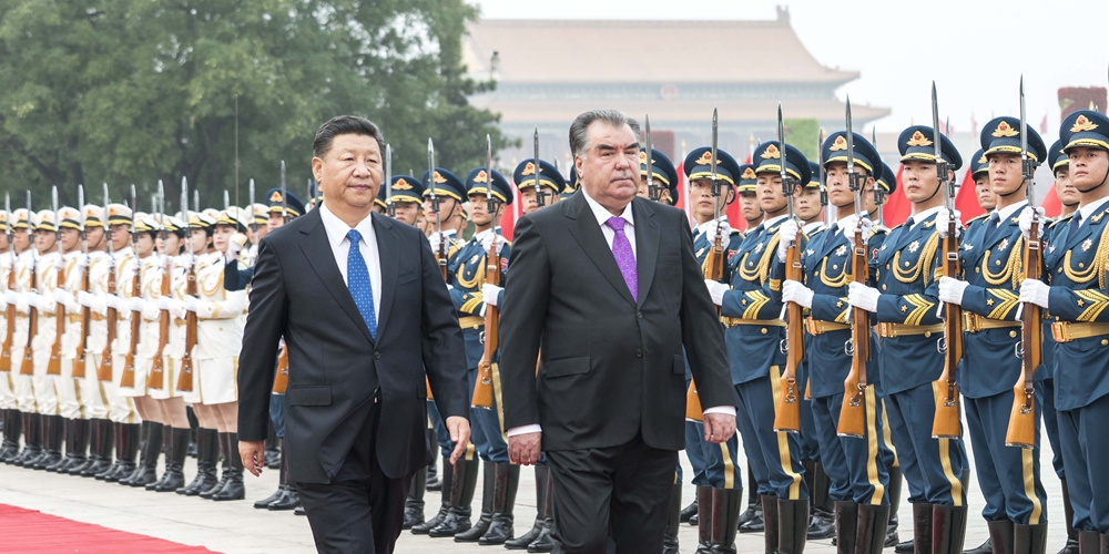 Си Цзиньпин и президент Таджикистана Э.Рахмон на переговорах в Пекине договорились об установлении всеобъемлющего стратегического партнерства