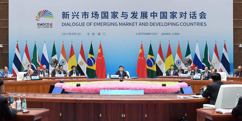 Си Цзиньпин председательствовал и выступил с речью на Диалоге между странами с формирующимся рынком и развивающимися странами в Сямэне