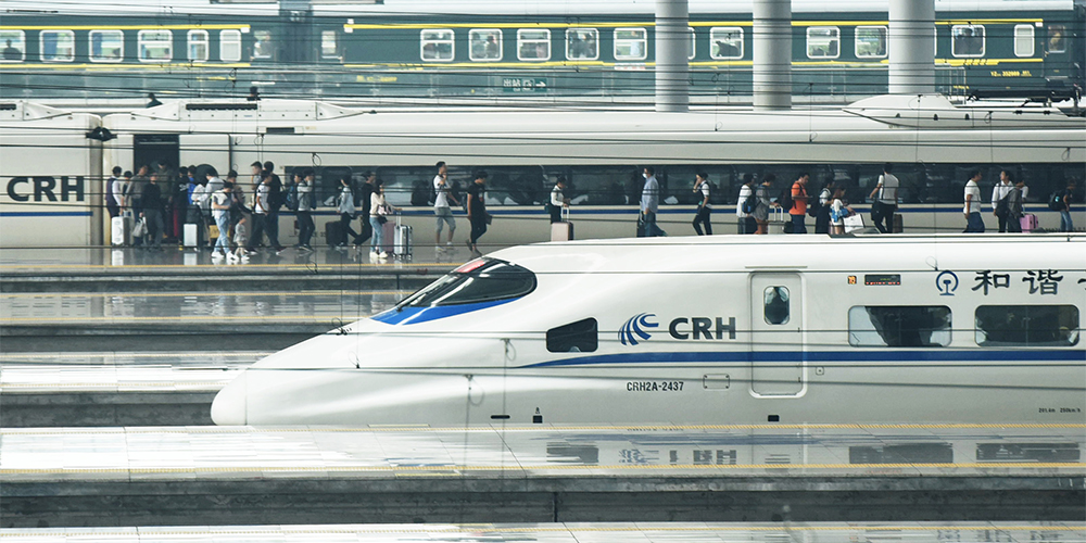 Предпраздничный наплыв пассажиров на железных дорогах Китая