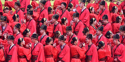 Коллективная свадьба в традиционном стиле прошла в Ханчжоу