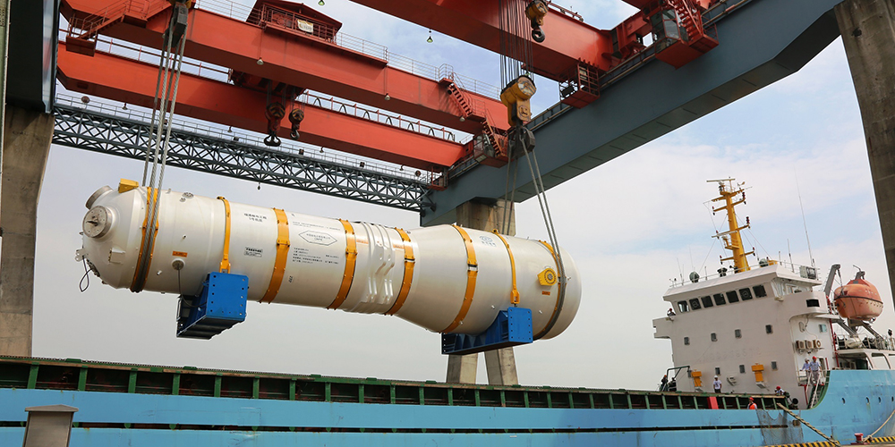 Парогенератор ZH-65 для китайского ядерного реактора третьего поколения "Хуалун-1" покинул завод в Гуанчжоу и отправился в провинцию Фуцзянь