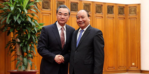 Премьер-министр Вьетнама Нгуен Суан Фук встретился с Ван И