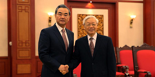 Генсекретарь ЦК КПВ и премьер-министр Вьетнама встретились с Ван И