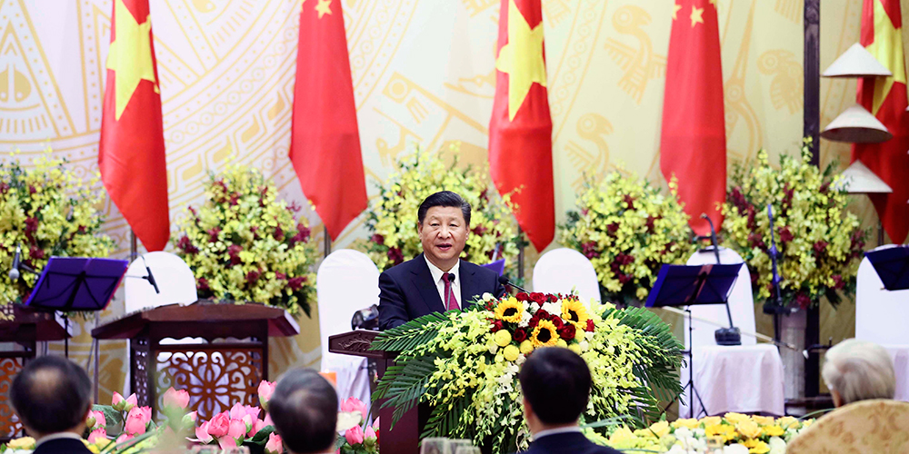 Си Цзиньпин принял участие в торжественном приветственном банкете, данном от имени генерального секретаря ЦК КПВ Нгуен Фу Чонга и президента Вьетнама Чан Дай Куанга