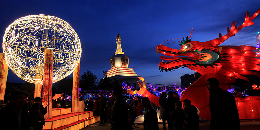 Китайские выставки фонарей 1-го лунного месяца