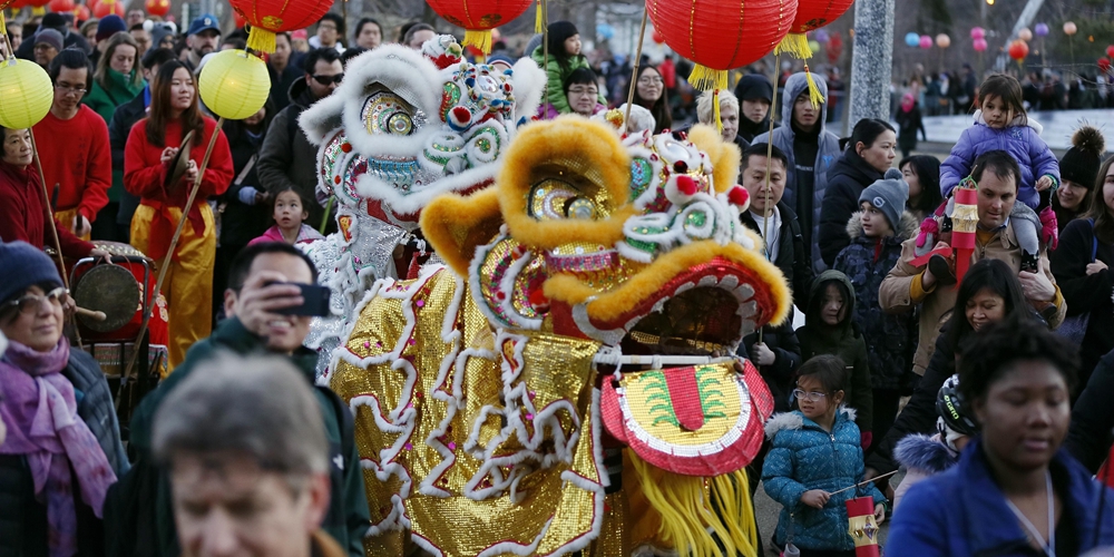 В Чикаго отметили китайский праздник Фонарей