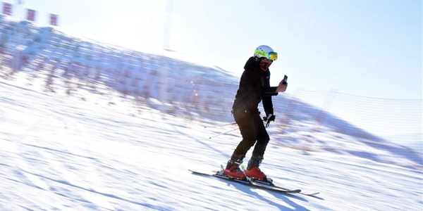 В Алтае все еще катаются на лыжах