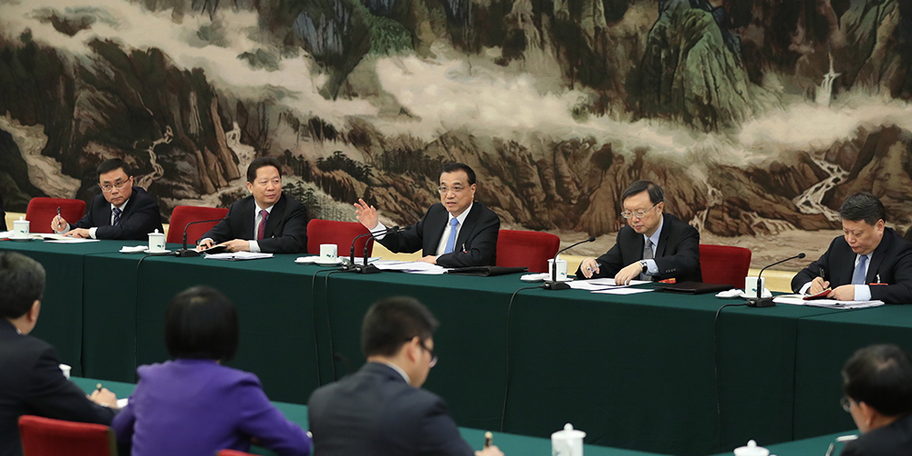 Ли Кэцян участвовал в панельной дискуссии с депутатами ВСНП от провинции Ляонин