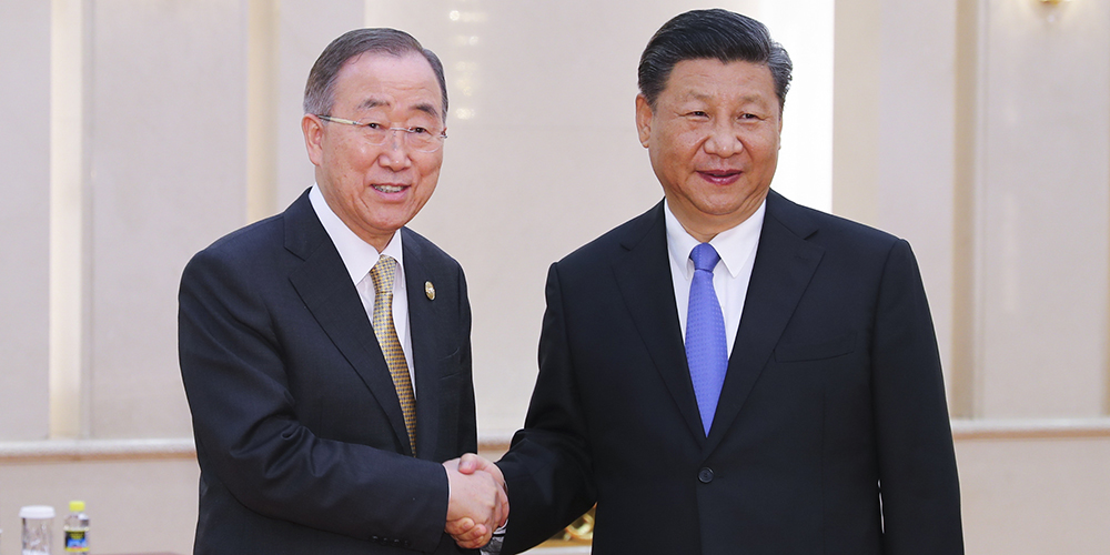 Си Цзиньпин встретился с председателем Совета Боаоского азиатского форума Пан Ги Муном
