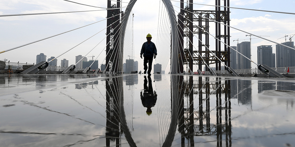 Завершено строительство основной секции моста "Байша" в Лючжоу