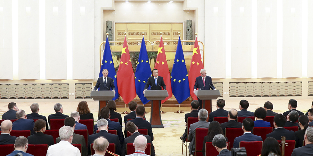 Ли Кэцян и руководители ЕС провели совместную встречу с журналистами