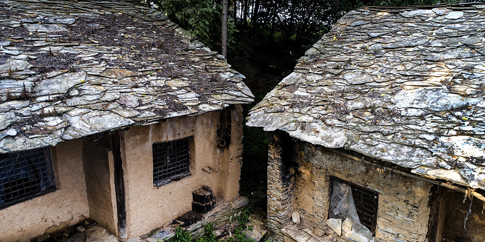 Дацзылян -- архаичное селение с каменными домами в горах Циньлин