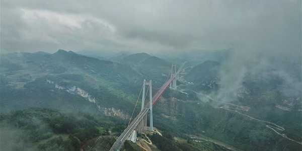Туман над большим мостом через Циншуйхэ