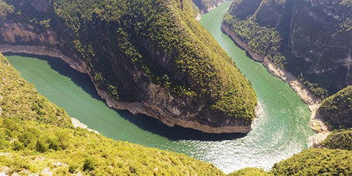 Живописные ландшафты бухты Юйтоувань в ущельях Сяосанься