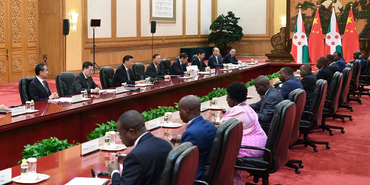Си Цзиньпин встретился со вторым вице-президентом Бурунди