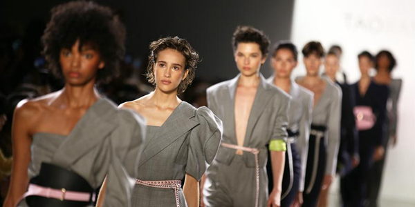 Новая коллекция одежды от китайского бренда Taoray Wang на Нью-Йоркской неделе моды