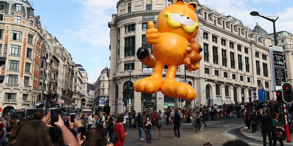 В Брюсселе прошел парад надувных фигур карикатурных персонажей