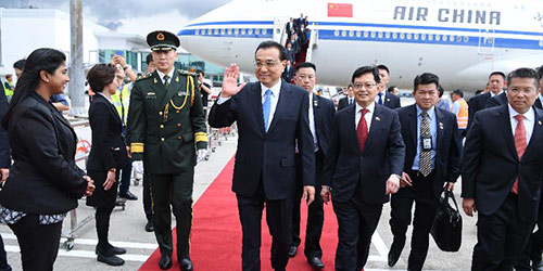 Премьер Госсовета КНР прибыл в Сингапур с визитом и для участия в ряде встреч руководителей по восточноазиатскому сотрудничеству