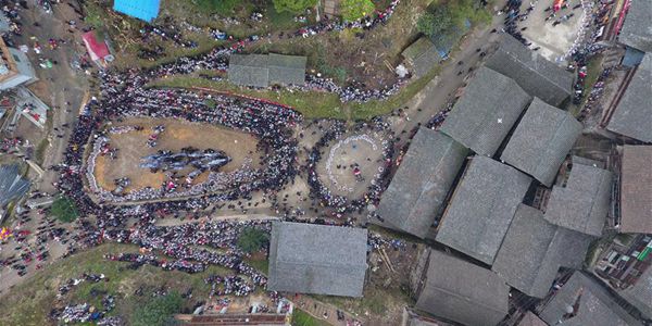 Празднование Гуцзанцзе в провинции Гуйчжоу