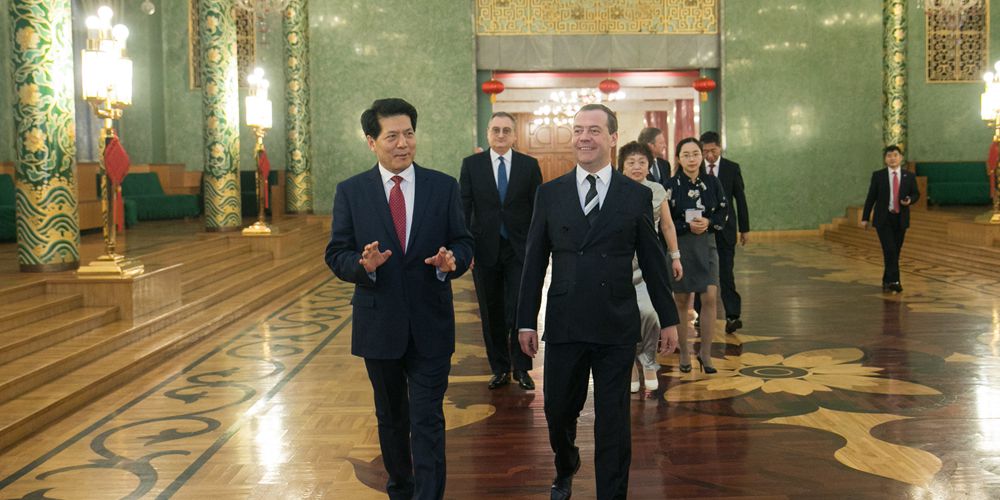 Д. Медведев посетил посольство КНР и поздравил китайский народ с Новым годом по лунному календарю /более подробно/