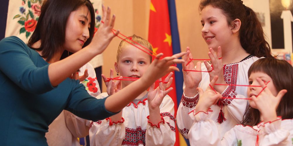 В киевской школе прошел китайско-украинский праздничный концерт