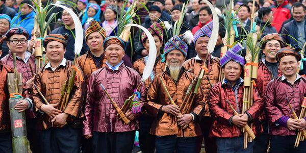 Новогодний фестиваль Гулунпохуэй в волости Сянфэнь