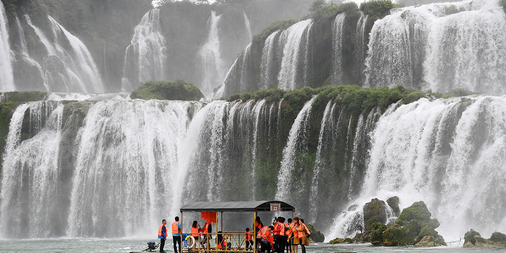 Весенняя экскурсия к водопаду Дэтянь
