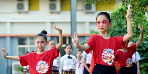 Музыкально-драматический фестиваль в школах г. Шицзячжуан
