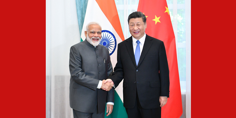 Си Цзиньпин встретился с премьер-министром Индии Н. Моди